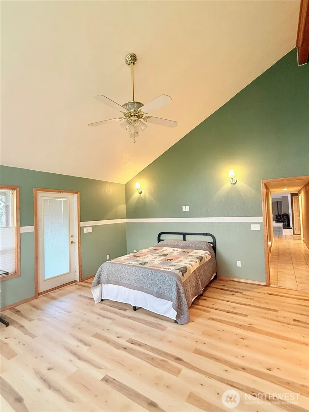 28 Dixon Road Omak, WA 98841