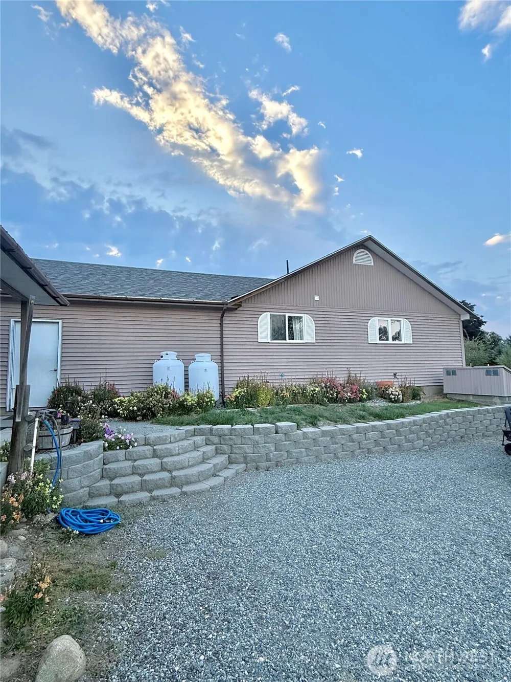 28 Dixon Road Omak, WA 98841