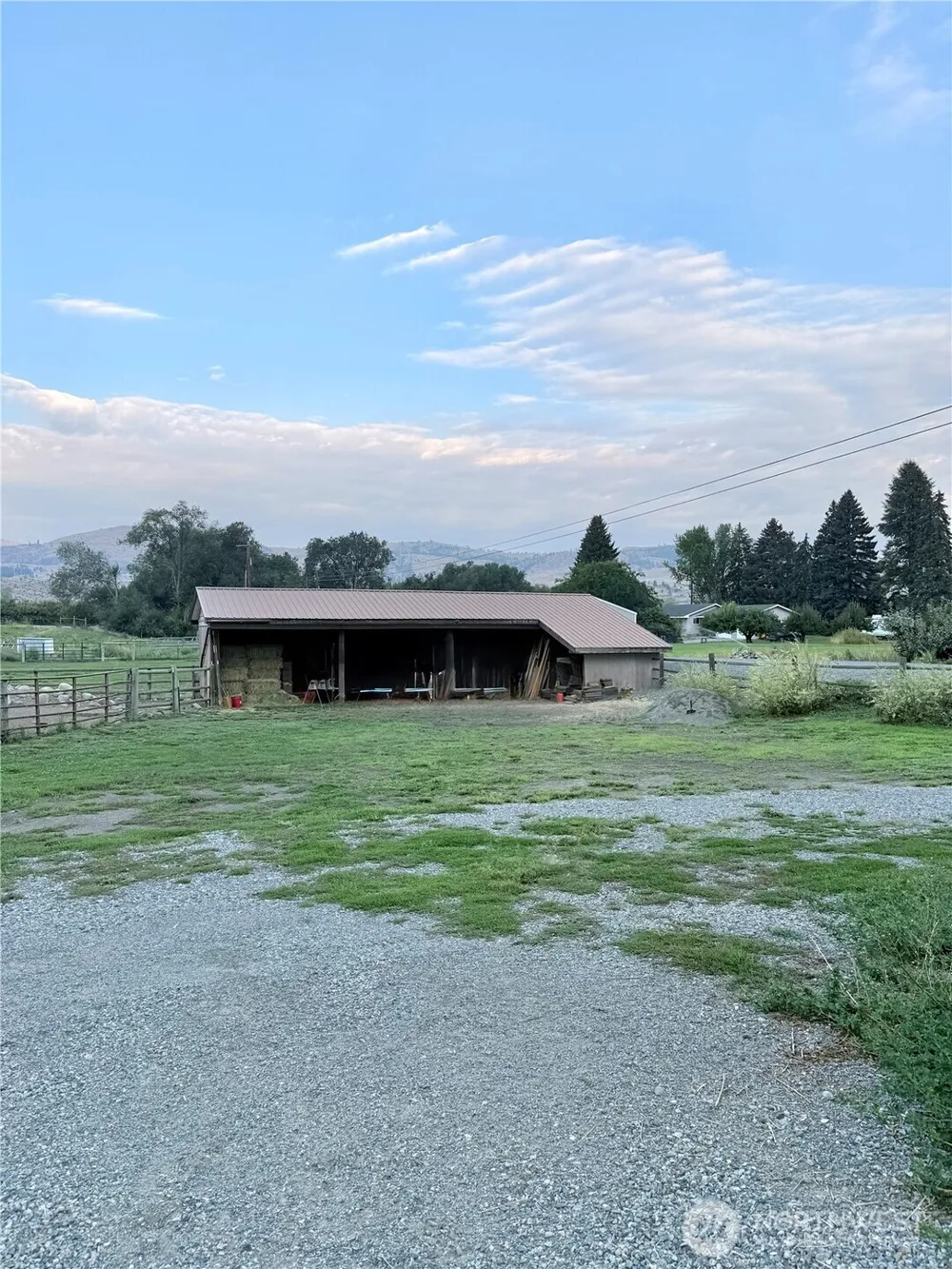 28 Dixon Road Omak, WA 98841