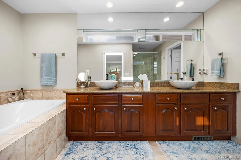 6582 Forest Ridge Court Independence Charter Township, MI 48346