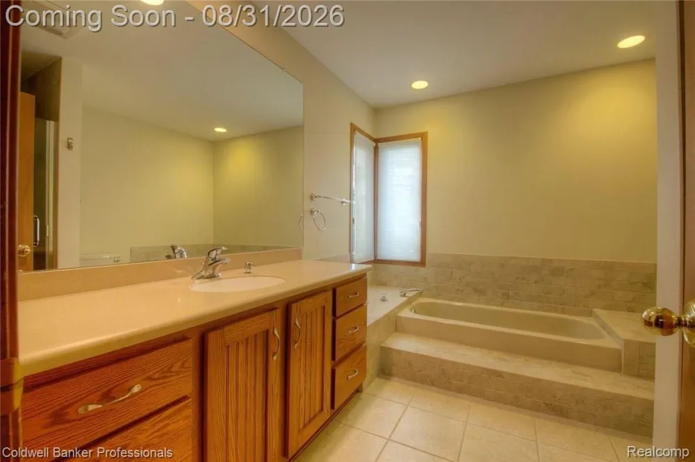 4316 LEHIGH DRIVE Troy City, MI 48098
