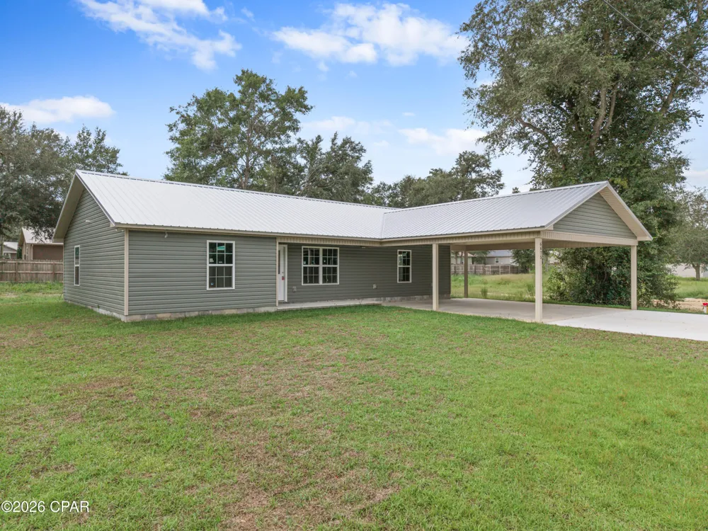 6675 Grande Oak Loop Grand Ridge, FL 32442