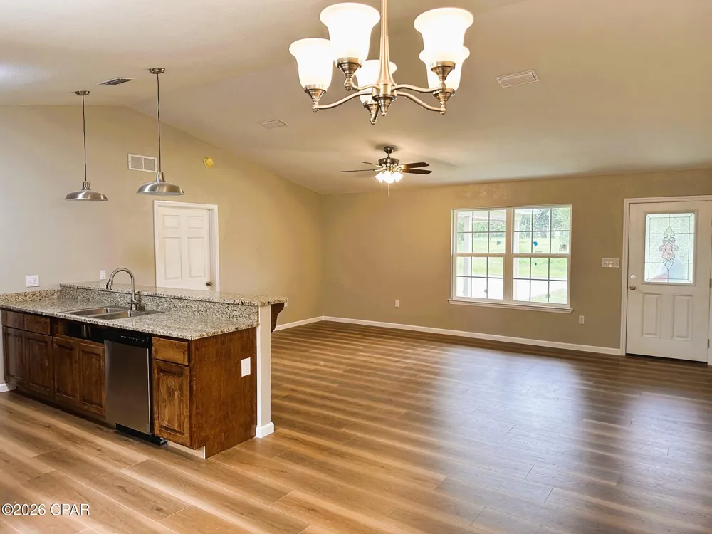 6675 Grande Oak Loop Grand Ridge, FL 32442