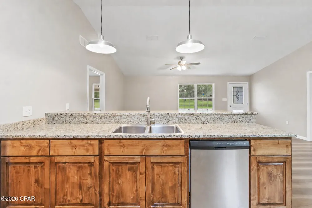6675 Grande Oak Loop Grand Ridge, FL 32442