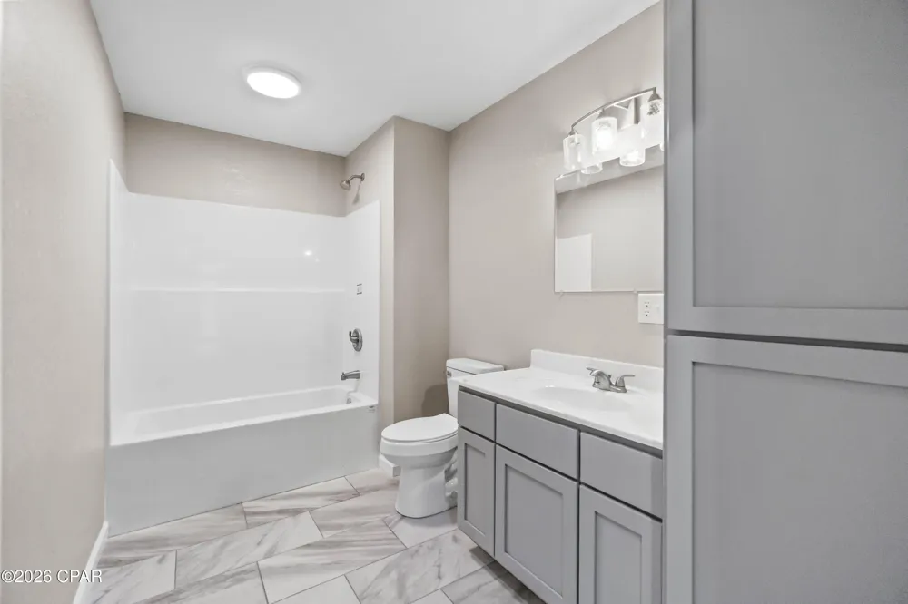 6675 Grande Oak Loop Grand Ridge, FL 32442