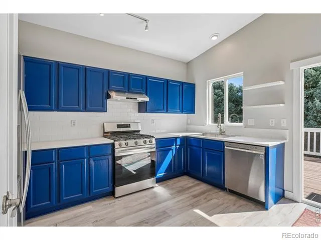 1818 Clover Creek Drive Longmont, CO 80503