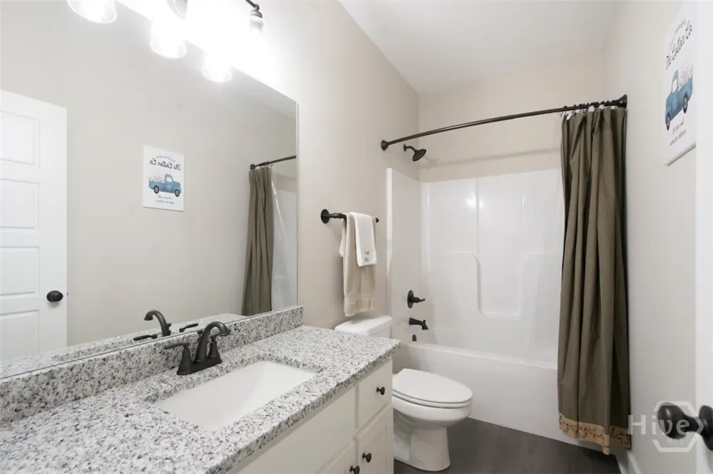 212 Live Oak Ln Comer, GA 30629