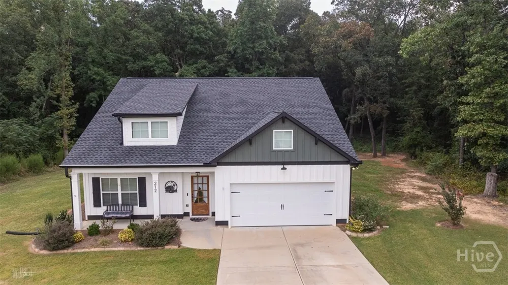 212 Live Oak Ln Comer, GA 30629