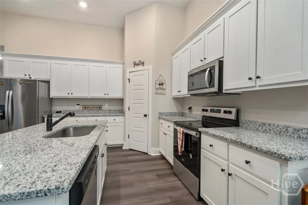 212 Live Oak Ln Comer, GA 30629