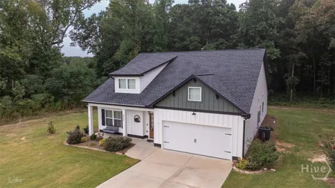 212 Live Oak Ln