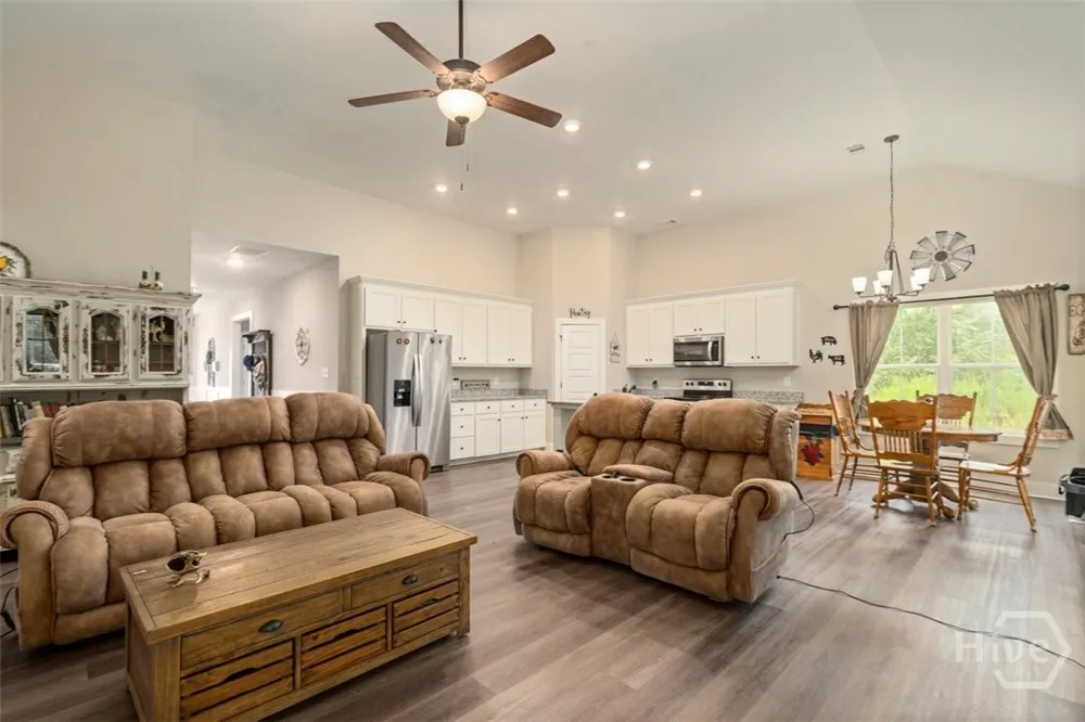 212 Live Oak Ln Comer, GA 30629