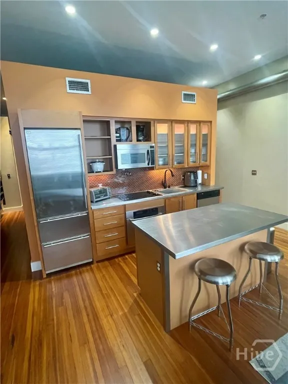122 W Broughton Street #202 Savannah, GA 31401