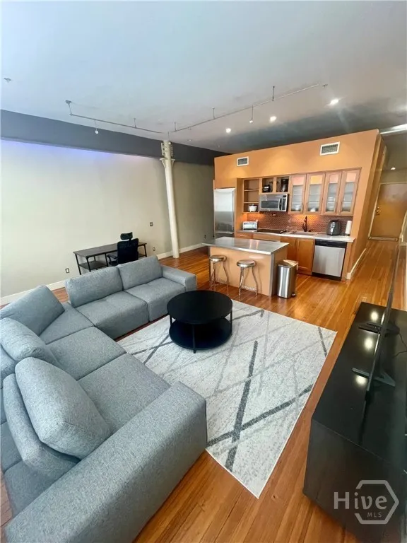 122 W Broughton Street #202 Savannah, GA 31401