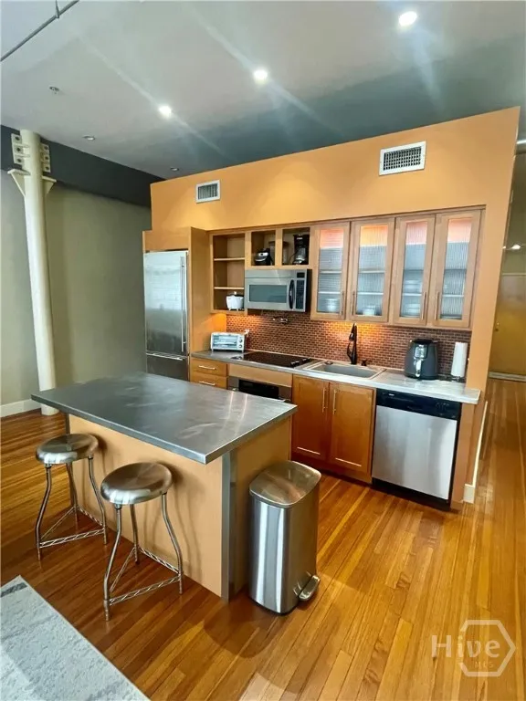 122 W Broughton Street #202 Savannah, GA 31401