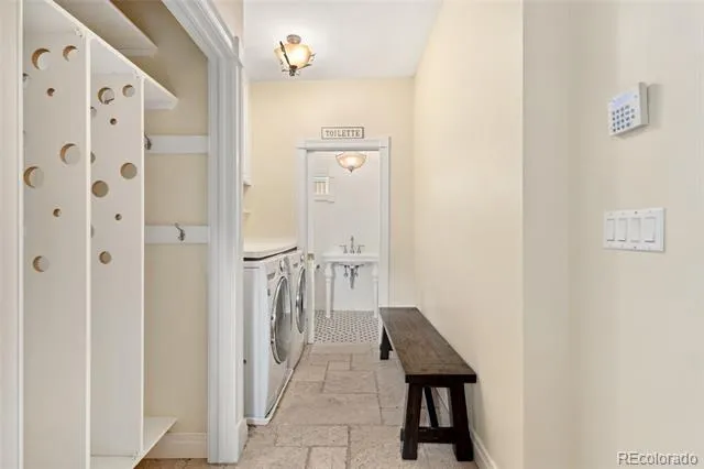 6901 E 12th Avenue Denver, CO 80220