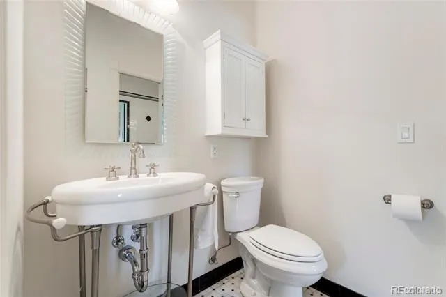 6901 E 12th Avenue Denver, CO 80220