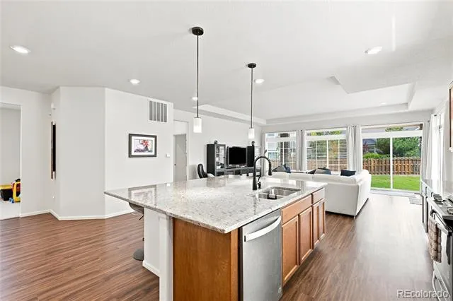 58 S Oak Hill Court Aurora, CO 80018