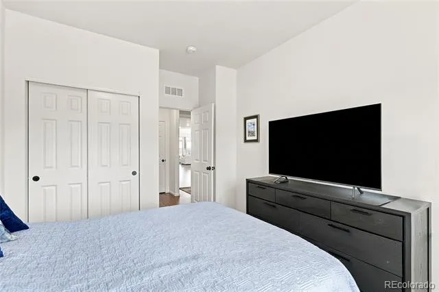 58 S Oak Hill Court Aurora, CO 80018