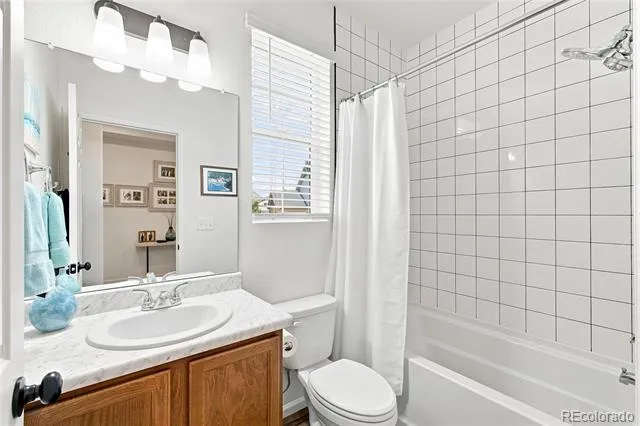 58 S Oak Hill Court Aurora, CO 80018