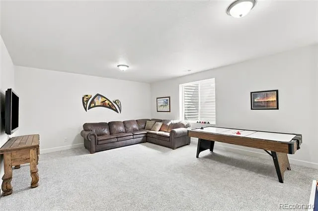 58 S Oak Hill Court Aurora, CO 80018