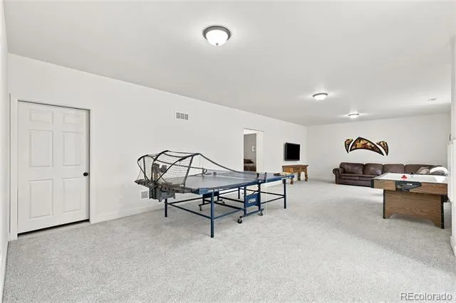 58 S Oak Hill Court Aurora, CO 80018