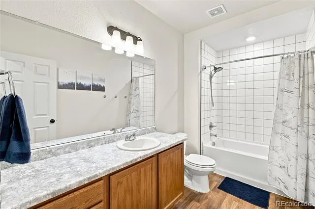58 S Oak Hill Court Aurora, CO 80018
