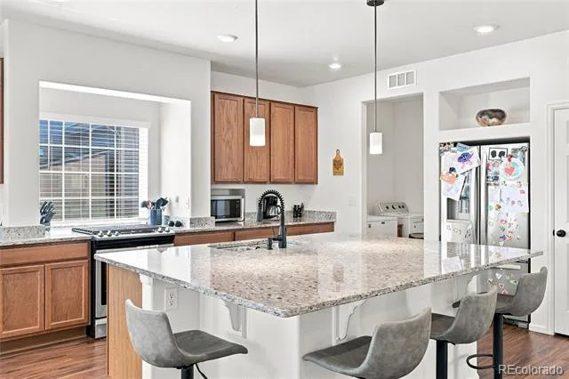 58 S Oak Hill Court Aurora, CO 80018