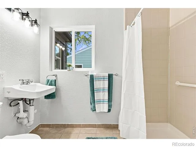 116 E 5th Avenue Longmont, CO 80504