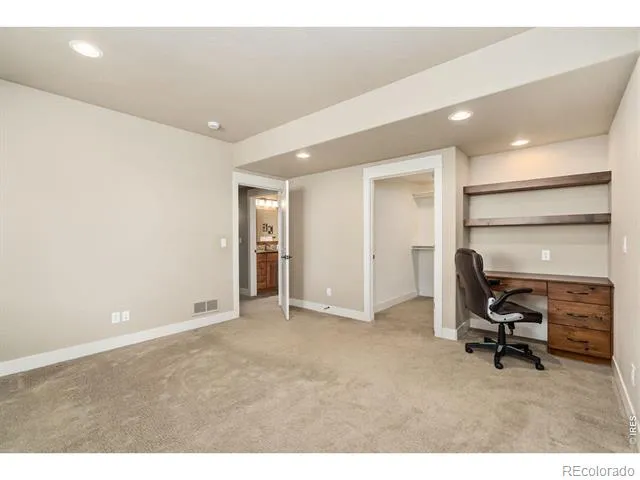 2882 Thunderview Drive Timnath, CO 80547