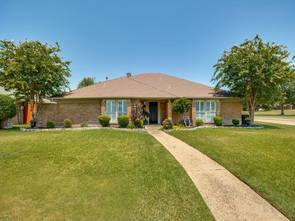 3801 Graphic Place Plano, TX 75075