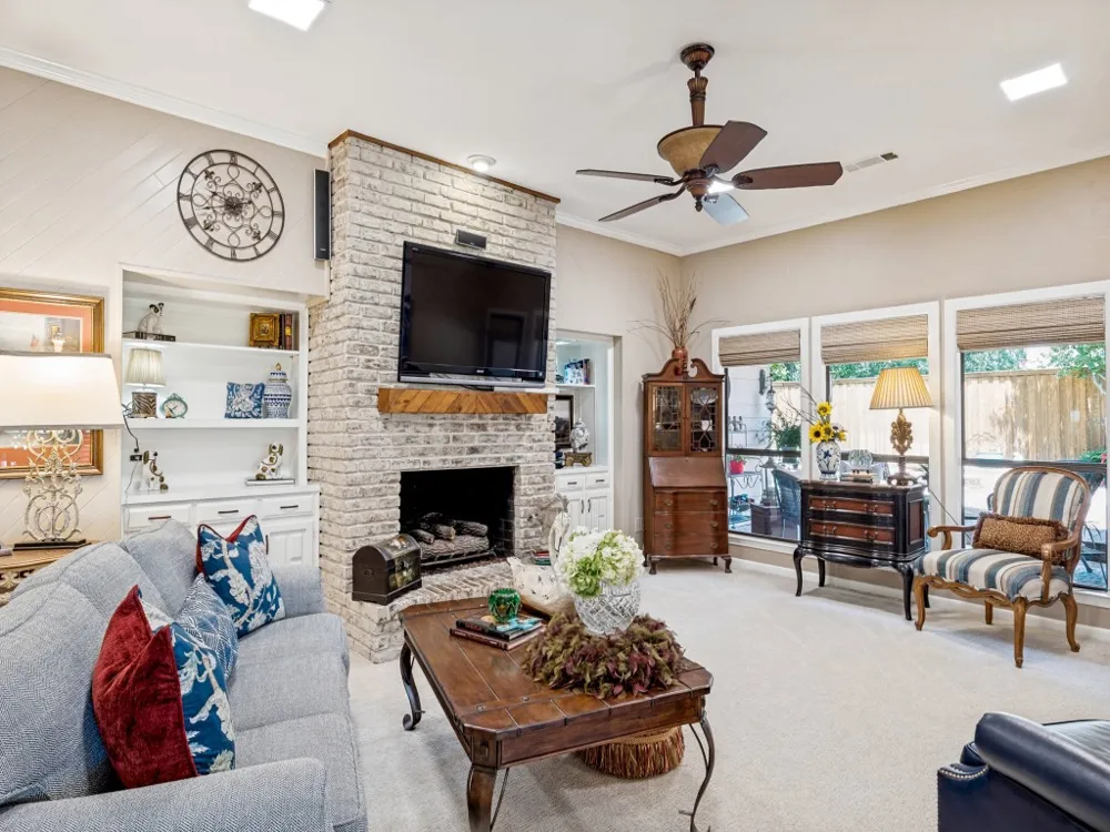 3801 Graphic Place Plano, TX 75075