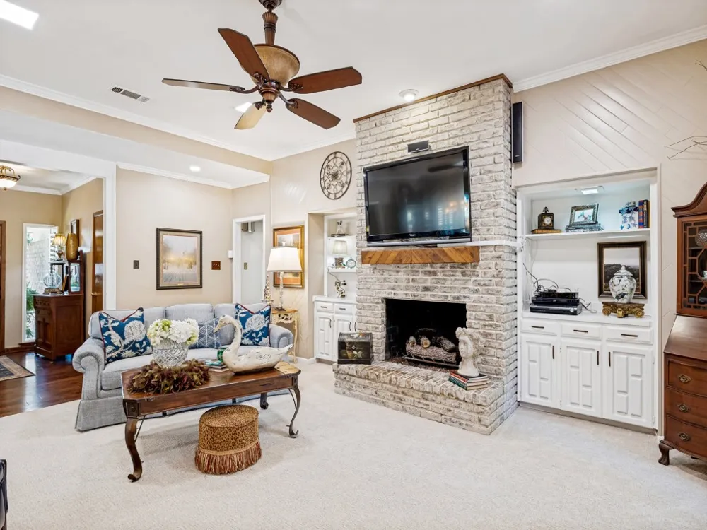 3801 Graphic Place Plano, TX 75075