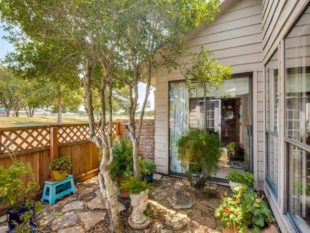 3801 Graphic Place Plano, TX 75075