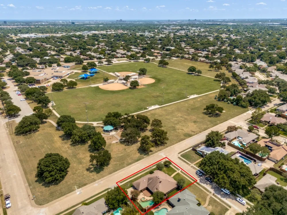 3801 Graphic Place Plano, TX 75075