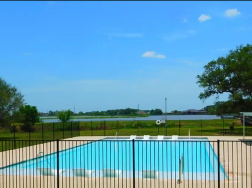 750 Wagon Wheel Trail Angleton, TX 77515