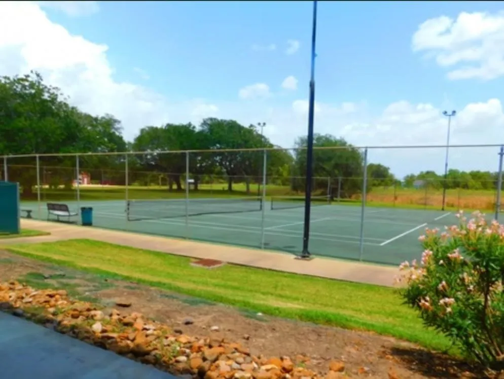 750 Wagon Wheel Trail Angleton, TX 77515