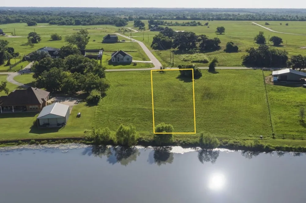 750 Wagon Wheel Trail Angleton, TX 77515