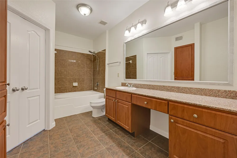 1711 Old Spanish Trail #117 Houston, TX 77054