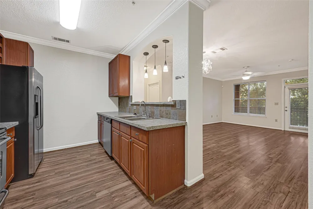 1711 Old Spanish Trail #117 Houston, TX 77054