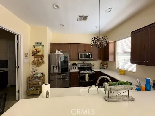 1696 Via Rojas Hemet, CA 92545