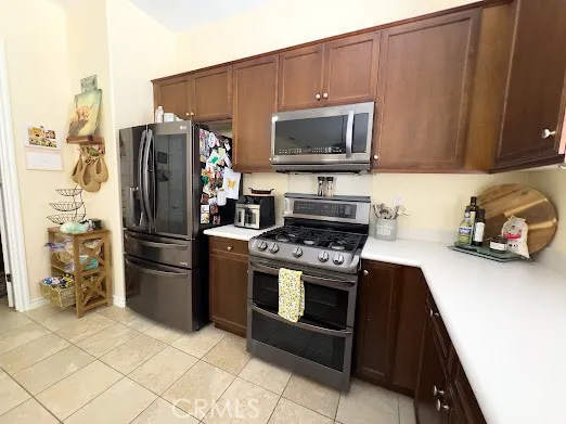 1696 Via Rojas Hemet, CA 92545