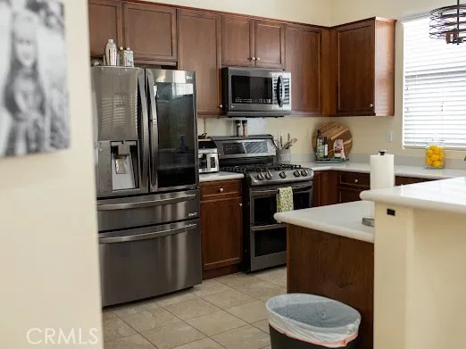 1696 Via Rojas Hemet, CA 92545