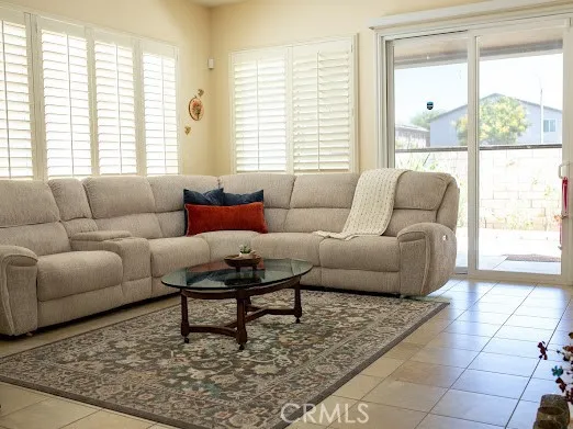 1696 Via Rojas Hemet, CA 92545