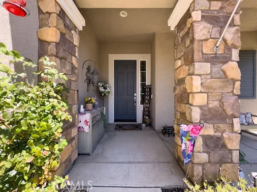 1696 Via Rojas Hemet, CA 92545