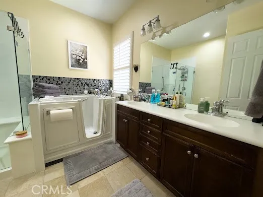 1696 Via Rojas Hemet, CA 92545