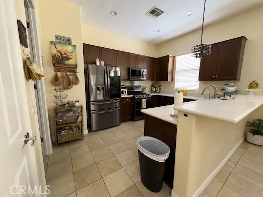 1696 Via Rojas Hemet, CA 92545