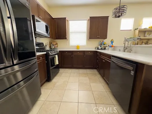 1696 Via Rojas Hemet, CA 92545