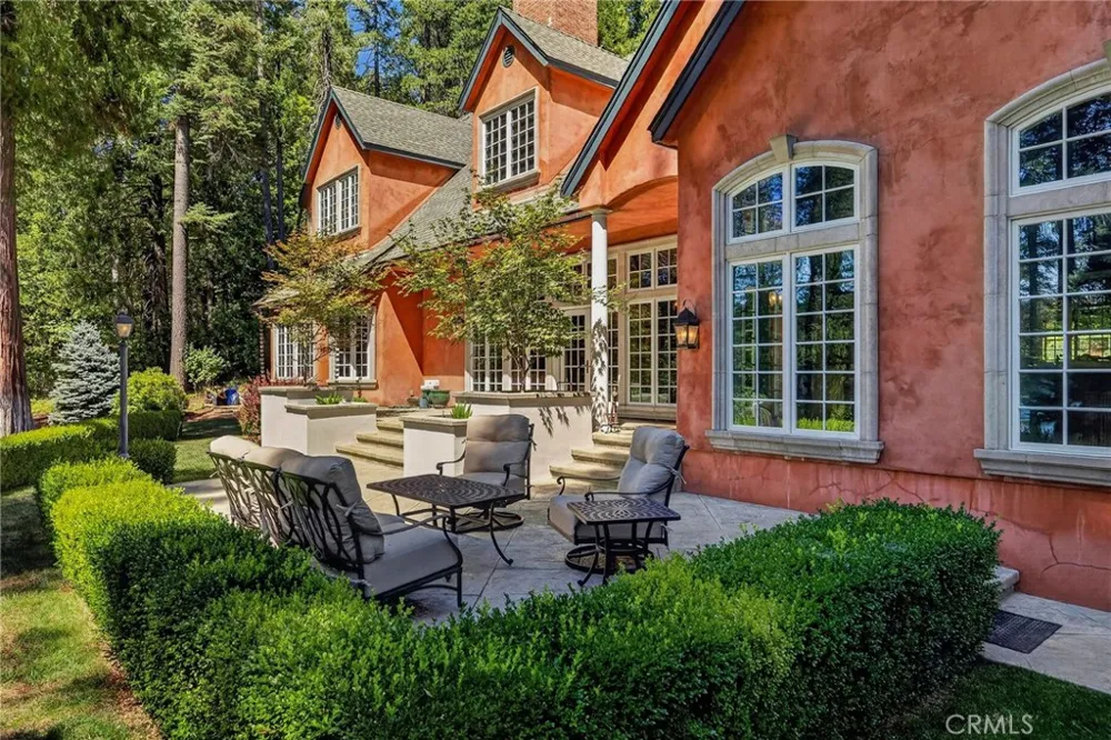 45 Lakevista Magalia, CA 95954