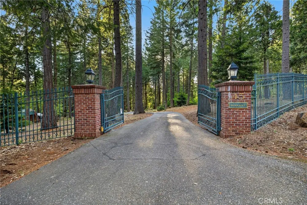 45 Lakevista Magalia, CA 95954