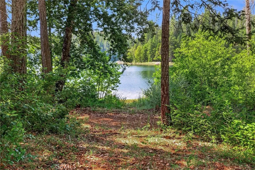 45 Lakevista Magalia, CA 95954